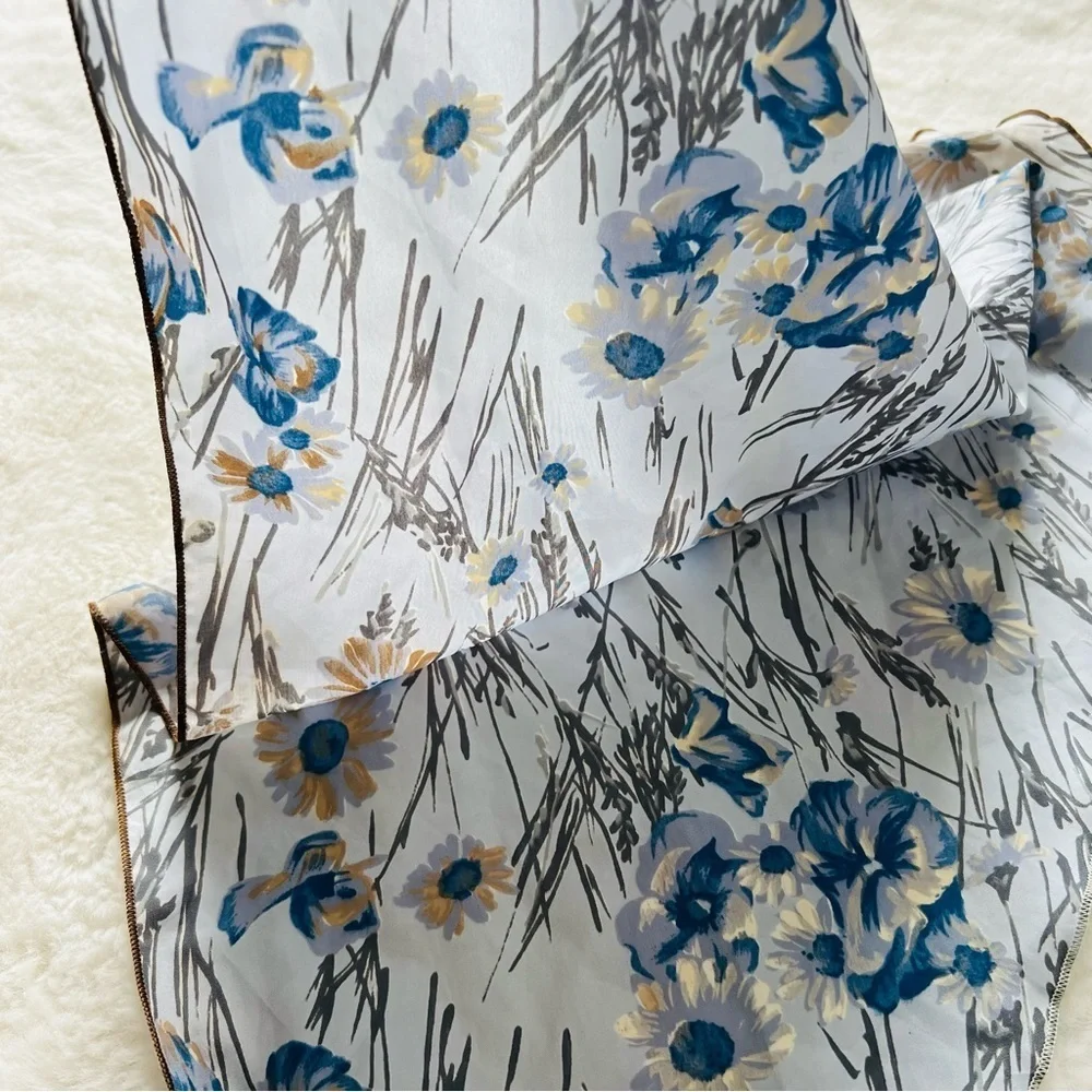 Vintage Triangle Blue Flower Head Scarf Scalloped Edge Country Boho Style